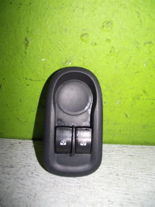 Peça - Botões dos Vidros Frente Esquerdos Renault Kangoo - 2012