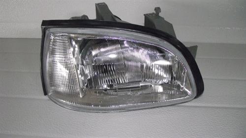 Peça - Farol Direito Renault Clio - 1996 / 1998