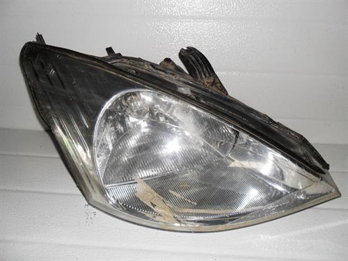 Peça - Farol Direito Ford Focus - 1998 / 2002