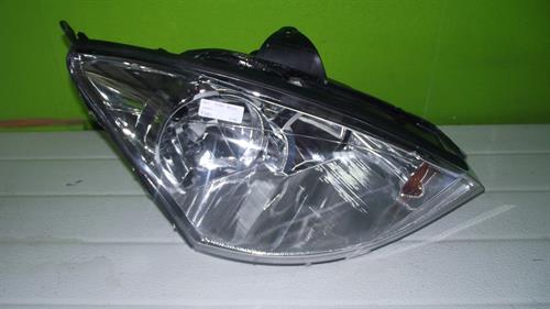 Peça - Farol Direito Ford Focus - 2002 / 2004 