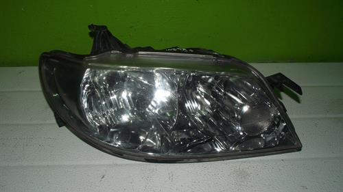 Peça - Farol Direito Mazda 323 - 2001 / 2005