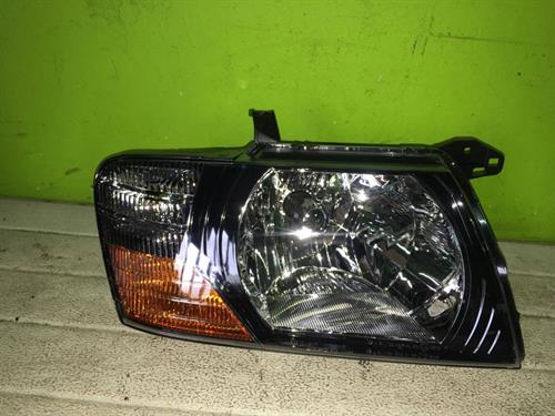 Peça - Farol Direito Mitsubishi Pajero - 2000 