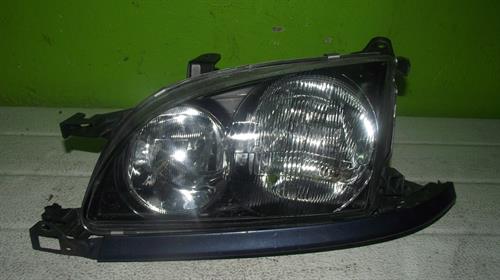 Peça - Farol Esquerdo Toyota Avensis - 1997 / 2000 