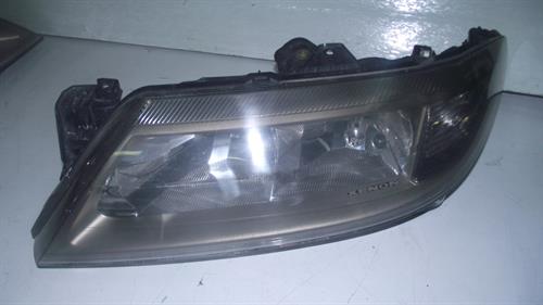 Peça - Farol Xénon Esquerdo Renault Laguna - 2001 / 2005 