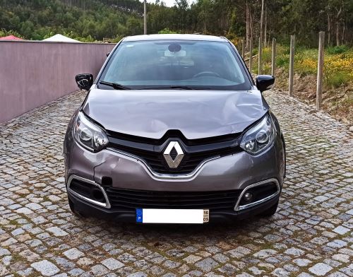 Carro usado Renault Captur 0.9 TCE Exclusive Apenas 84mil kms Nacional Salvad Gasolina