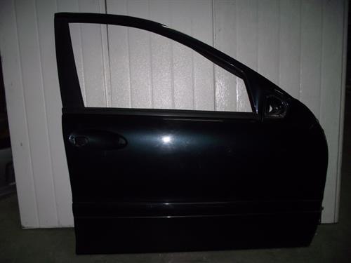 Peça - Porta Frente Direita Mercedes C W203 - 2001 / 2006