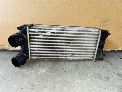 Peça - Radiador de Intercooler Peugeot 308 / Peugeot 3008 1.6 Hdi