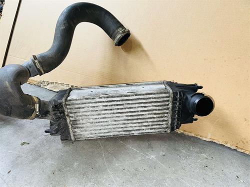 Peça - Radiador  de Intercooler Peugeot 407 / Citroen C5 1.6 HDI 