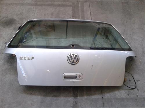 Peça - Tampa da Mala Volkswagen Golf IV - 1997 / 2005 